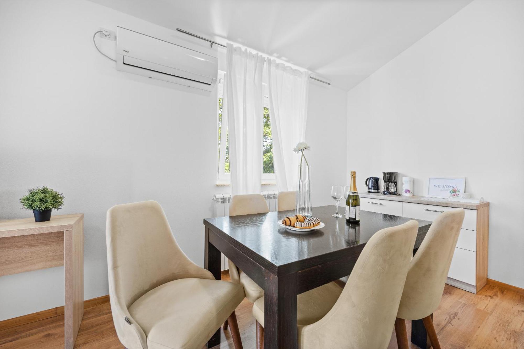 Neea Apartments เมดูลิน ภายนอก รูปภาพ